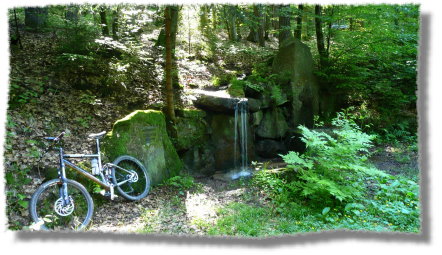 am Wolfsbrunnen kann man es bei der Hitze aushalten...